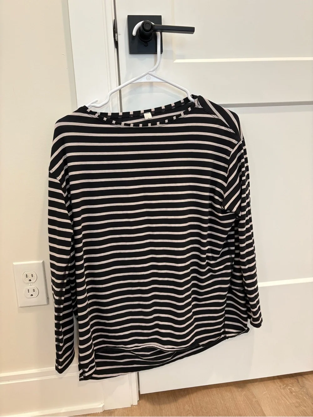 Lululemon Back In Action Top Size 6